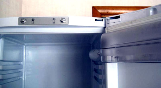 Перевесить двери холодильника в Климовске | Вызов мастера по холодильникам на дом